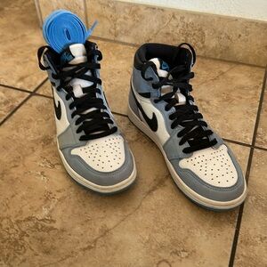 Air Jordan 1 Retro High OG University Blue